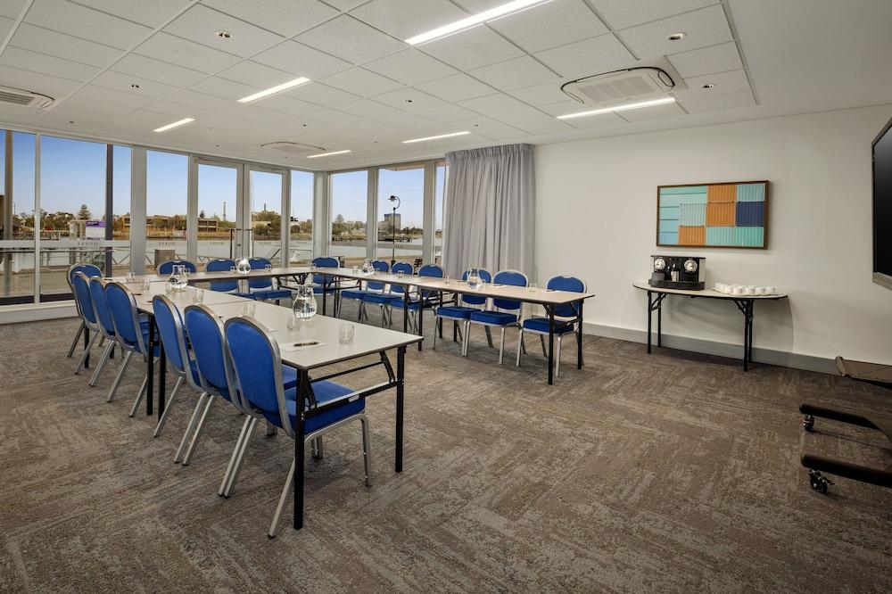 Quest Port Adelaide Aparthotel Εξωτερικό φωτογραφία